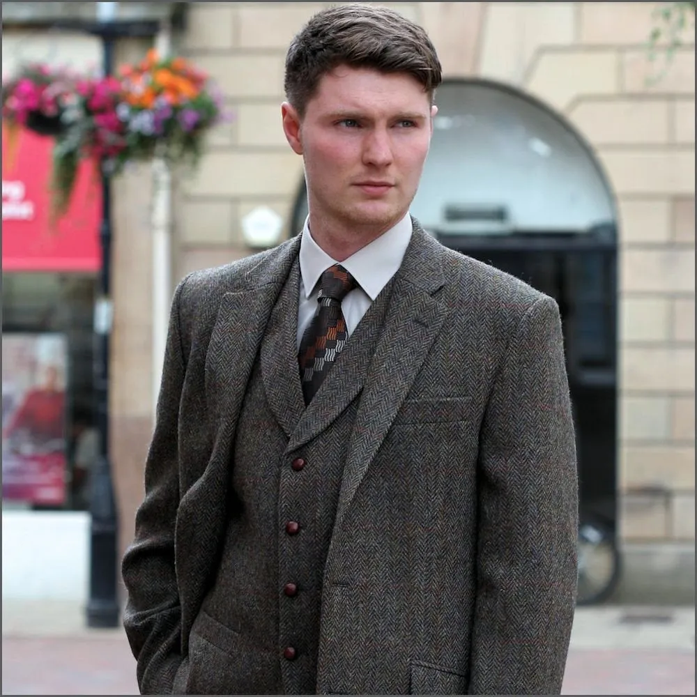 Harris Tweed Brown Herringbone 3 piece Suit>