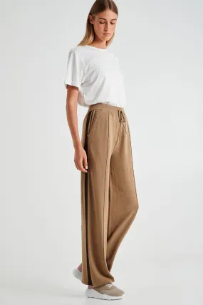 Loose fit knitted trousers