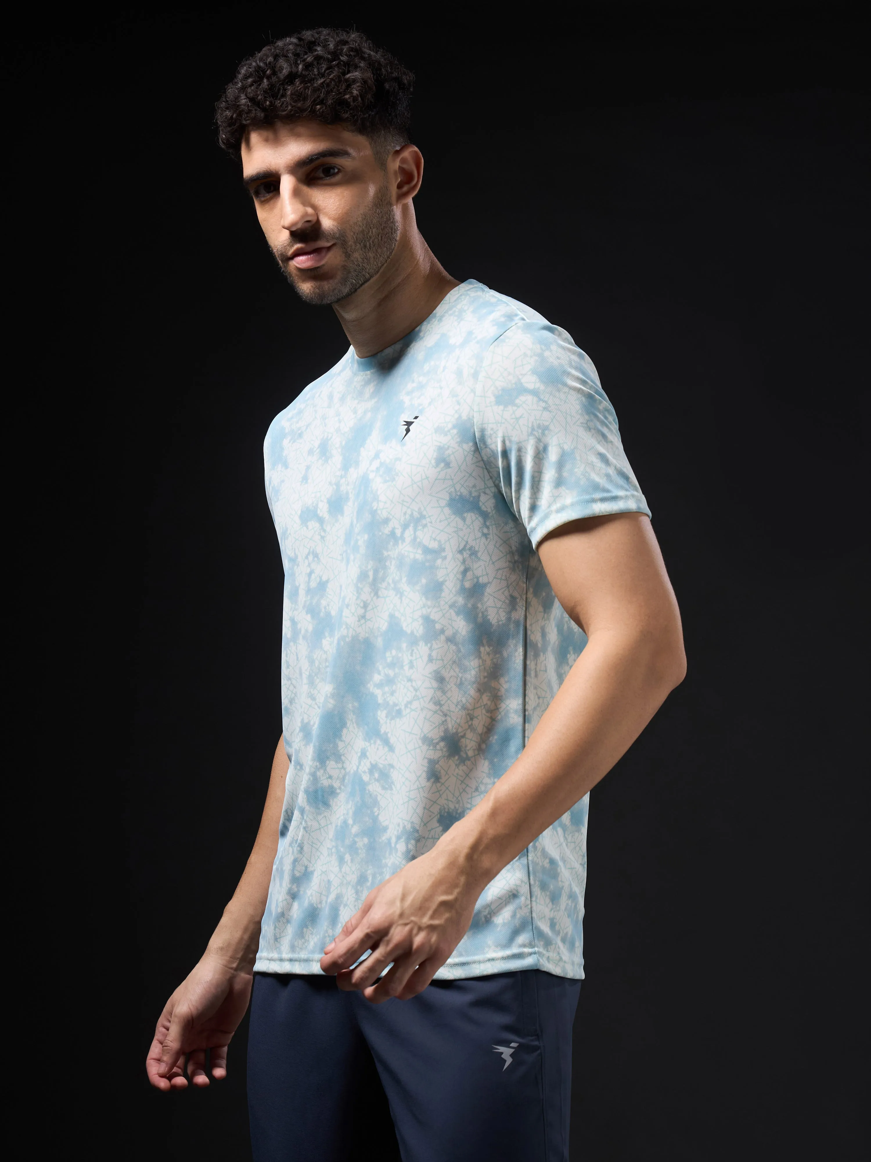 Men Abstract Print Slim Fit Crew Neck T-shirt with TECHNO COOL 