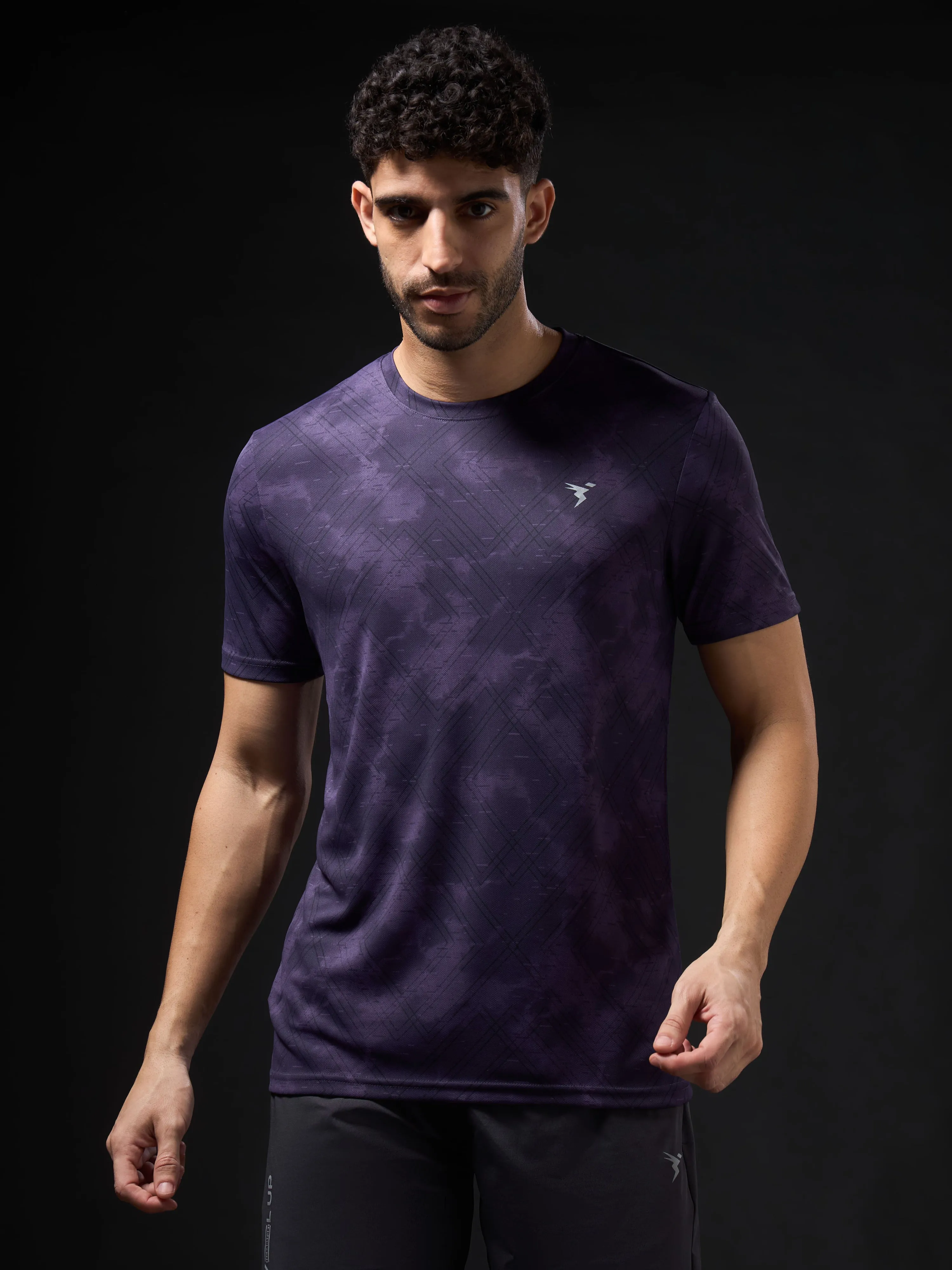 Men Abstract Print Slim Fit Crew Neck T-shirt with TECHNO COOL 