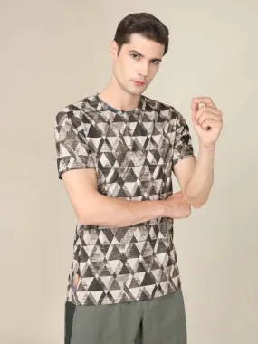 Men Abstract Print Slim Fit Crew Neck T-shirt with TECHNO COOL 