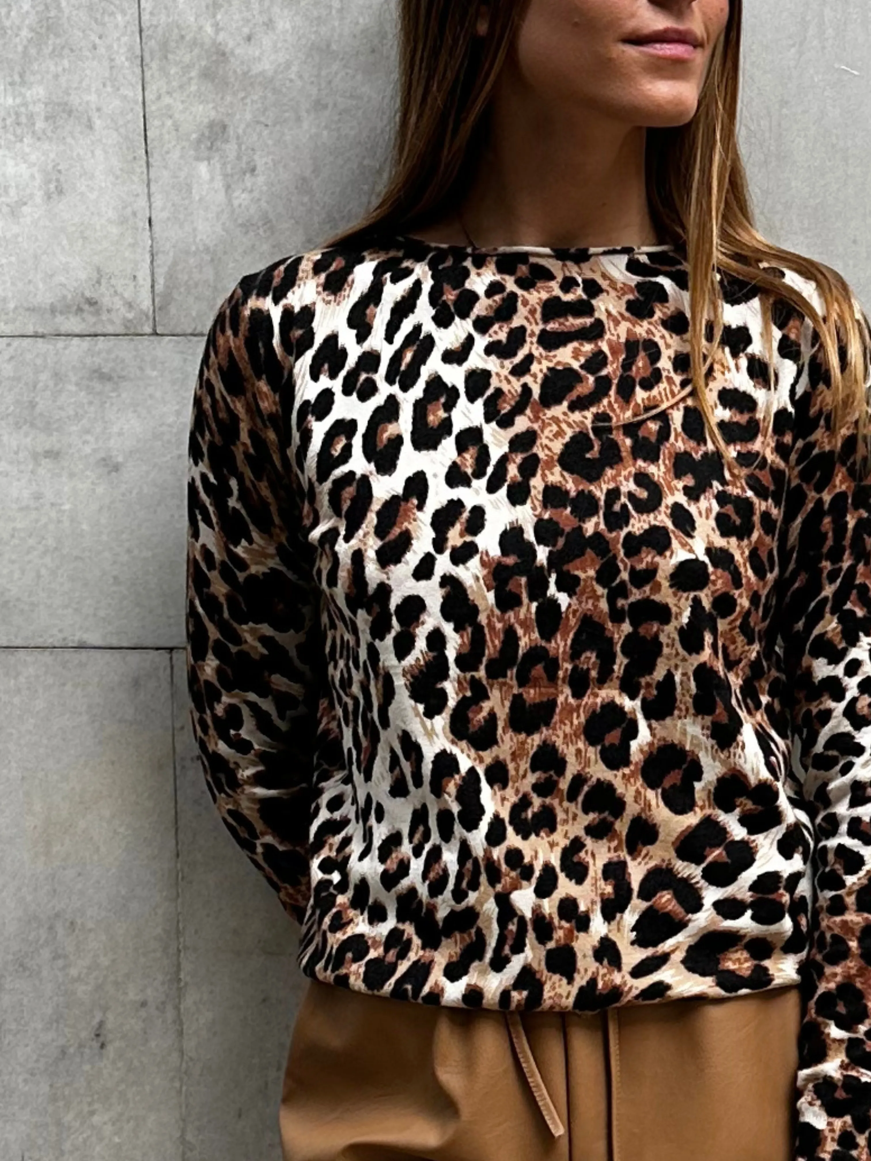 One size leopard long sleeve shirt