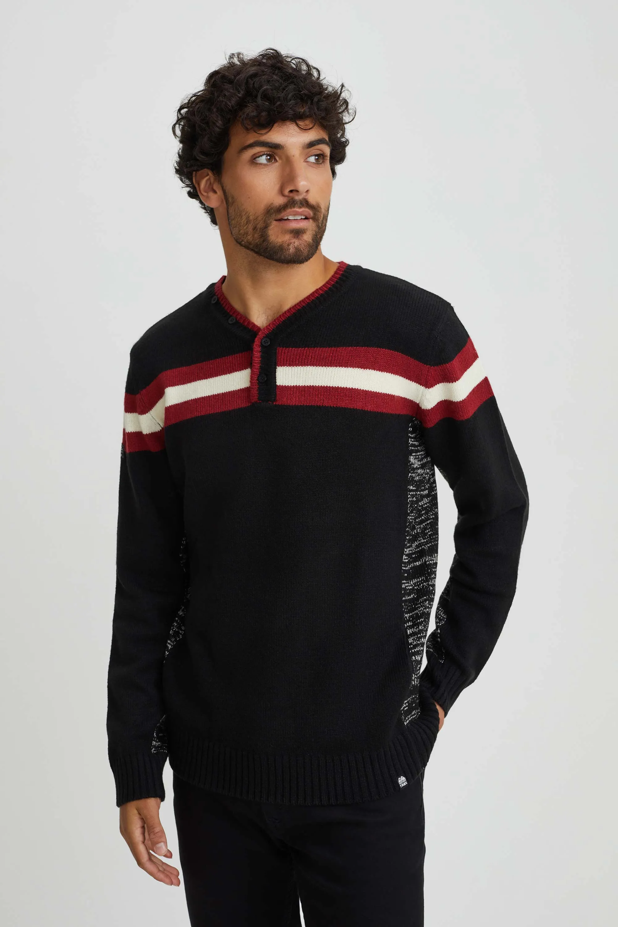 Round neck henley knit