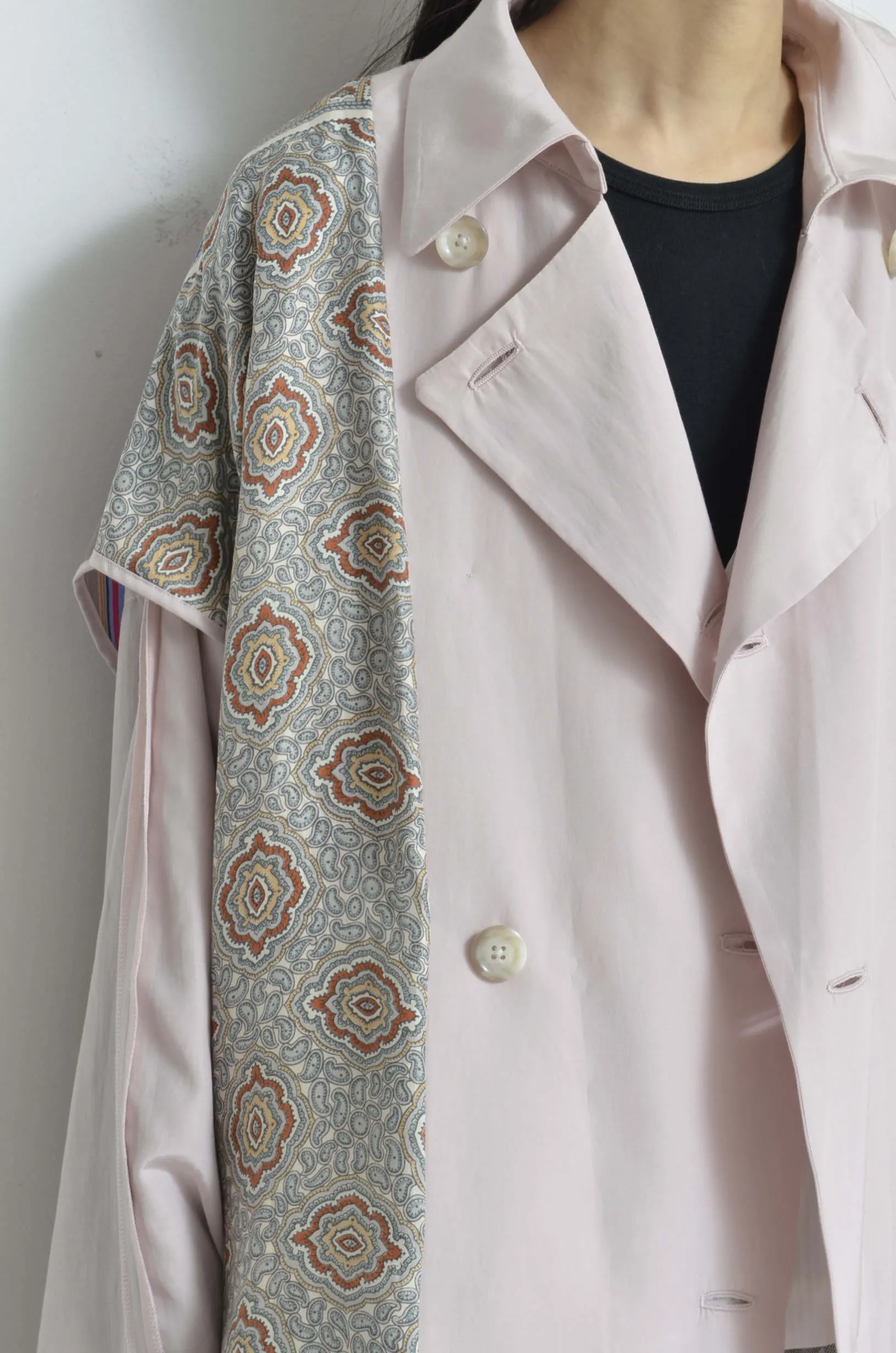 SCARF-LINED TRENCH COAT/PINK/01