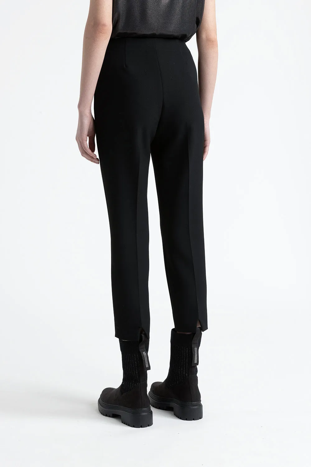 Two-way stretch fabric trousers