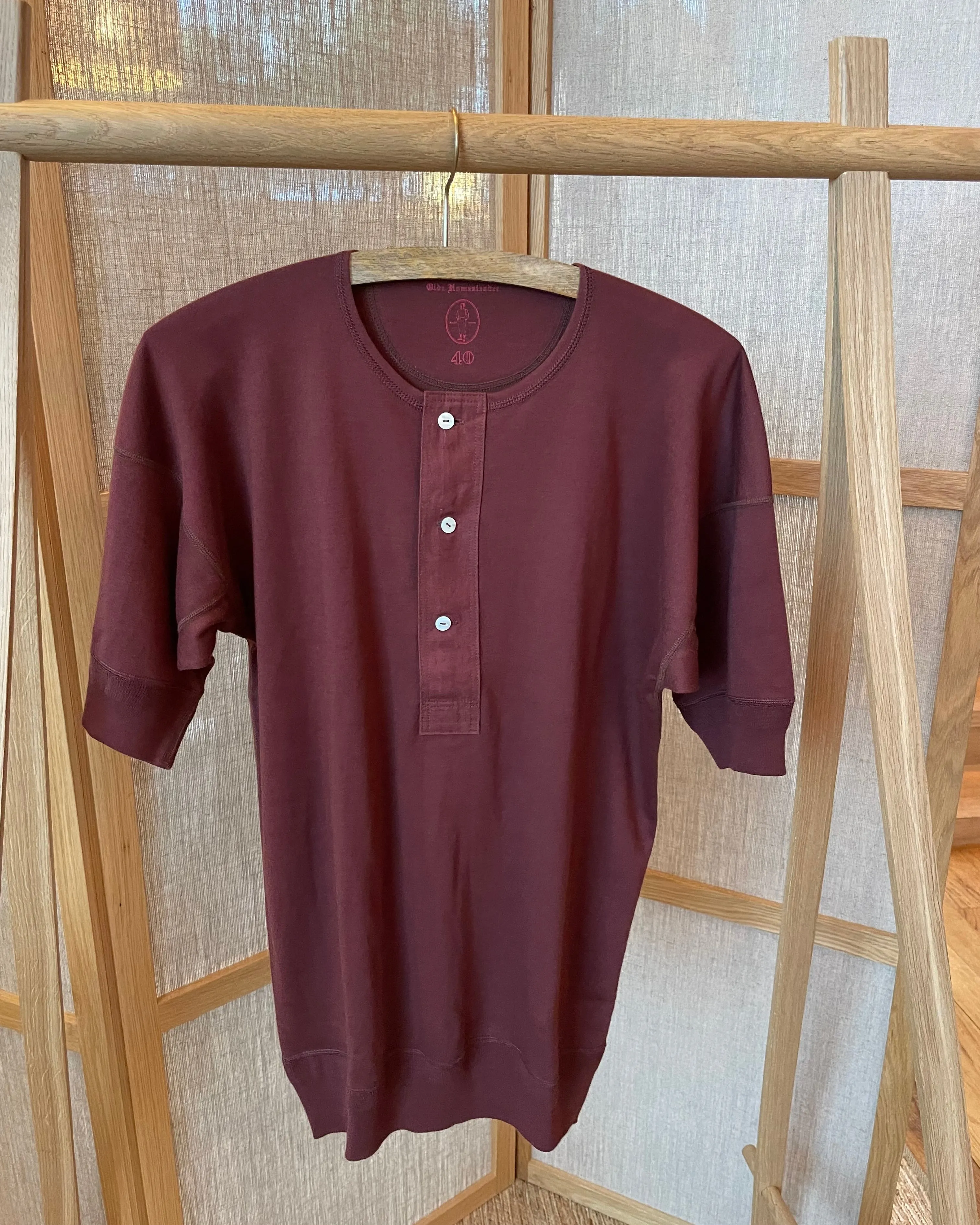 US002 Henley Neck Short Sleeve in Mahogany