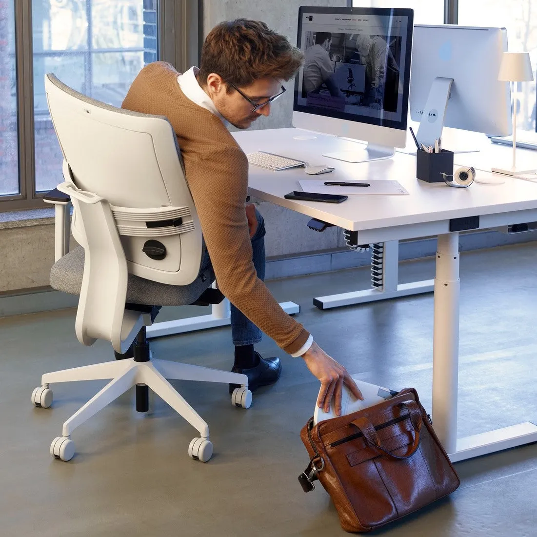 Viasit Toleo Mesh-Back Ergonomic Chair