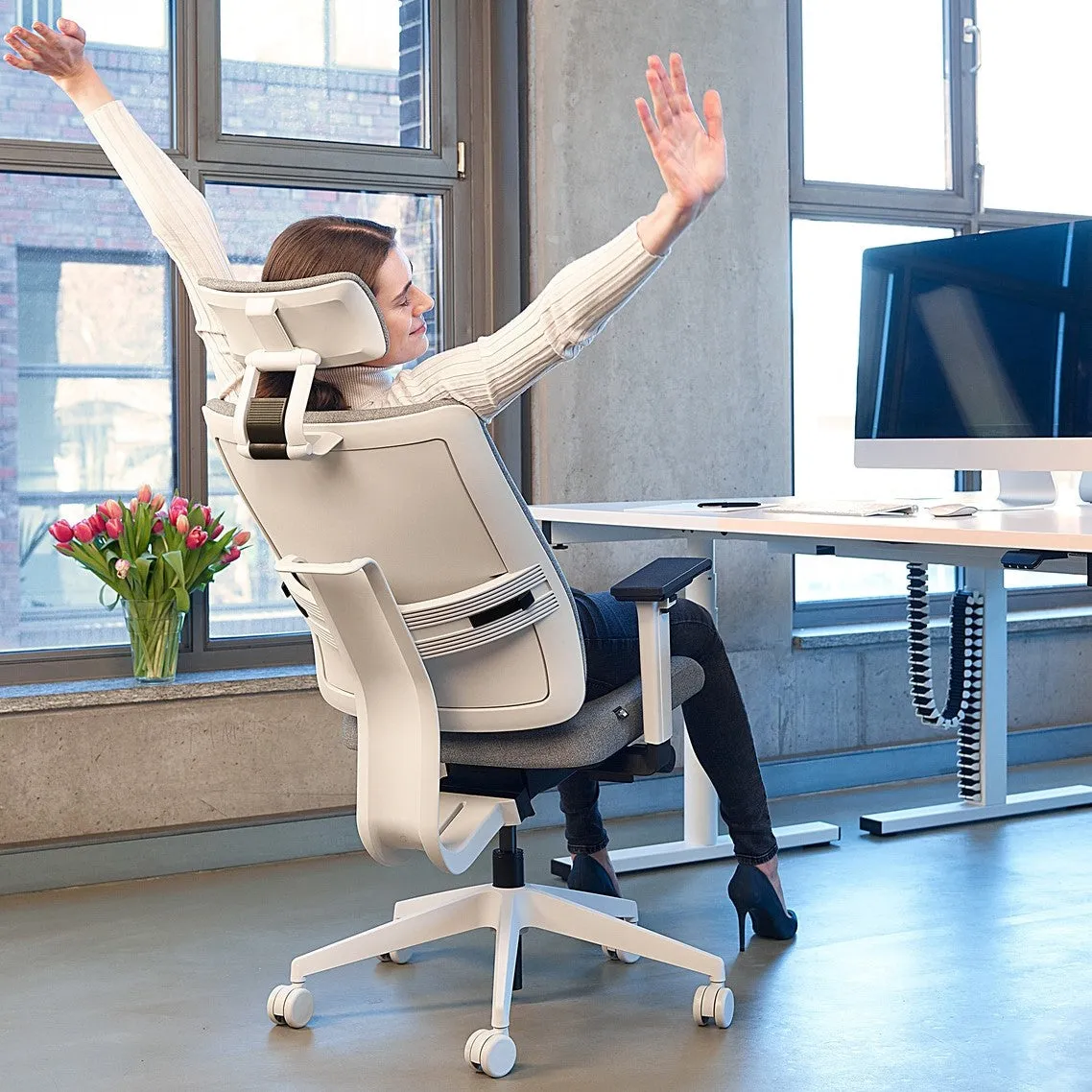 Viasit Toleo Mesh-Back Ergonomic Chair